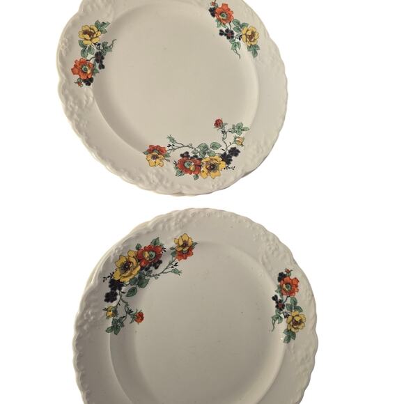 SMITH Other - SMITH Floral Dinner Plates with Red and Yellow Accents set of 4